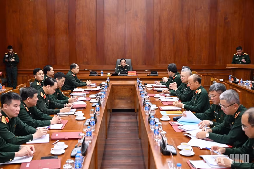 Thượng tướng Trịnh Văn Quyết chủ trì hội nghị. Thượng tướng Trịnh Văn Quyết chủ trì hội nghị.