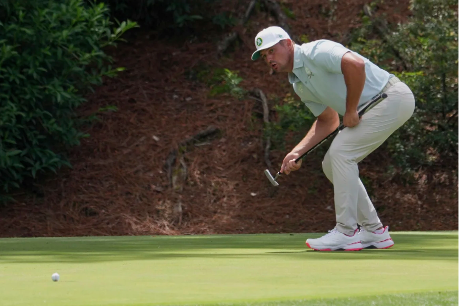 DeChambeau đang thi đấu ổn định. DeChambeau đang thi đấu ổn định.