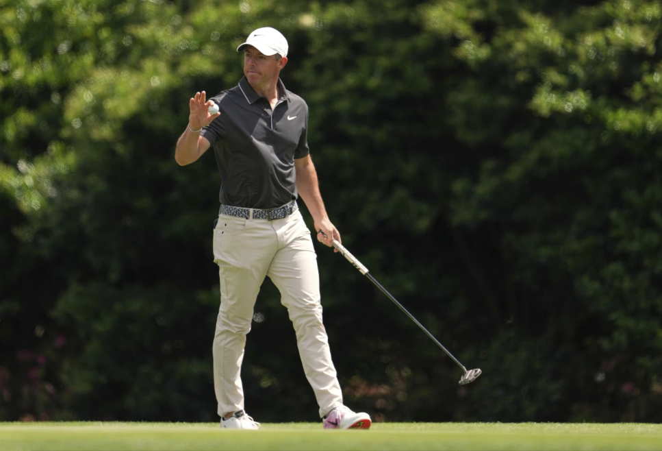 McIlroy trở lại đầy mạnh mẽ. McIlroy trở lại đầy mạnh mẽ.