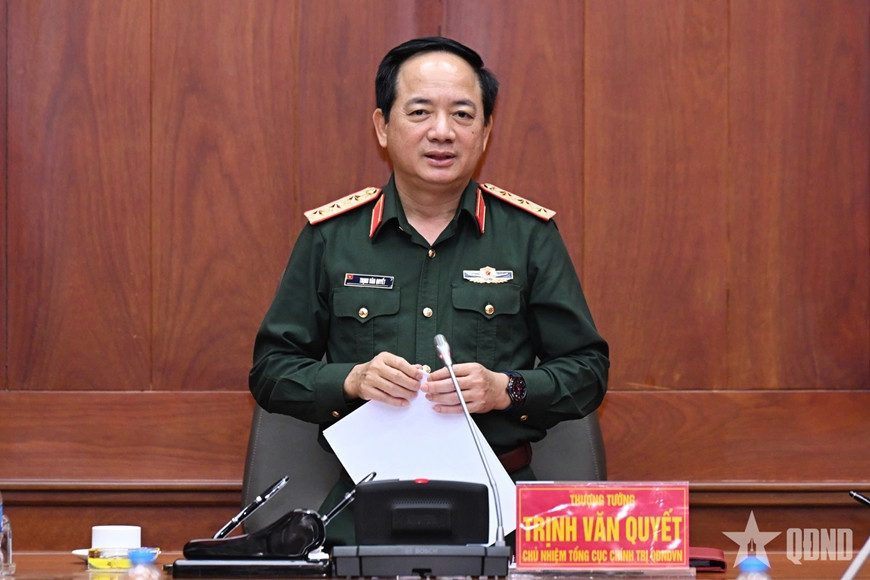 Thượng tướng Trịnh Văn Quyết, Bí thư Trung ương Đảng, Ủy viên Thường vụ Quân ủy Trung ương, Chủ nhiệm Tổng cục Chính trị Quân đội nhân dân Việt Nam phát biểu chỉ đạo tại hội nghị.