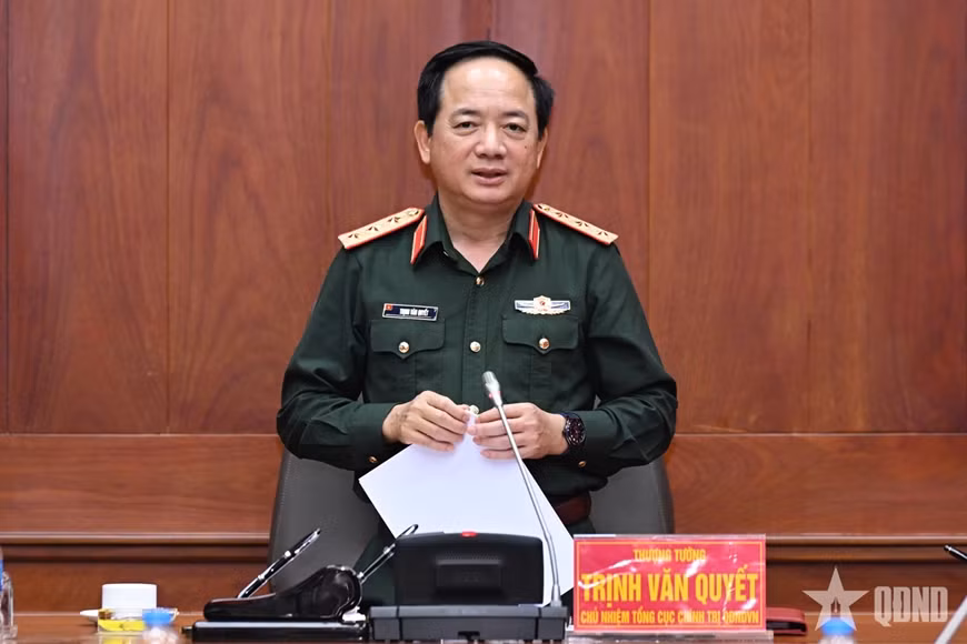Thượng tướng Trịnh Văn Quyết, Bí thư Trung ương Đảng, Ủy viên Thường vụ Quân ủy Trung ương, Chủ nhiệm Tổng cục Chính trị Quân đội nhân dân Việt Nam phát biểu chỉ đạo tại hội nghị. Thượng tướng Trịnh Văn Quyết, Bí thư Trung ương Đảng, Ủy viên Thường vụ Quân ủy Trung ương, Chủ nhiệm Tổng cục Chính trị Quân đội nhân dân Việt Nam phát biểu chỉ đạo tại hội nghị.