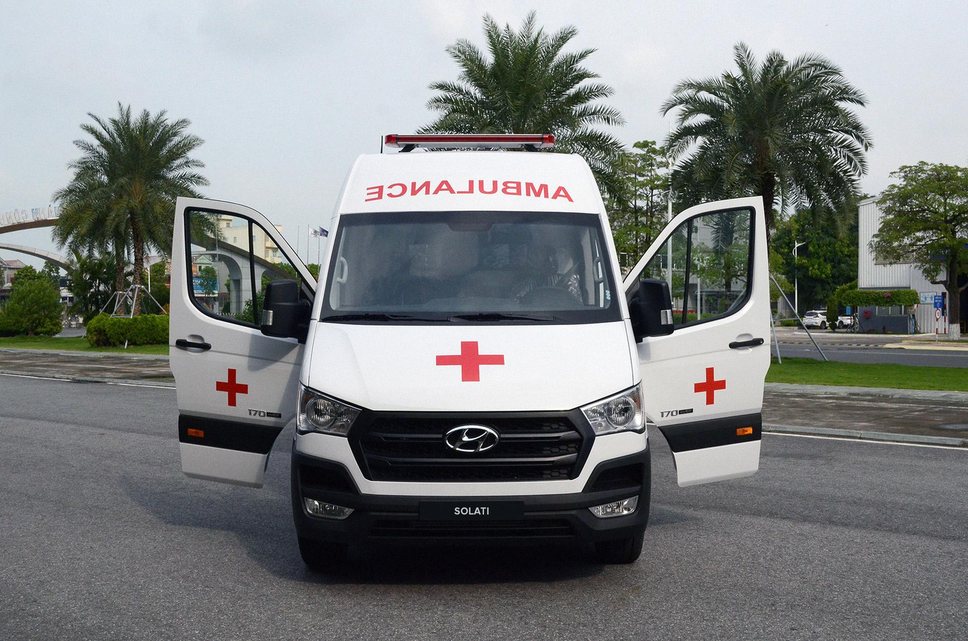 Xe được trang bị bộ khung siêu cứng, làm bằng hợp kim cao cấp, thiết kế theo cấu trúc vòng quay kín, tăng độ vững chắc, ổn định và an toàn. Cùng với các công nghệ an toàn khác được trang bị, mẫu xe đảm bảo cho nhiều công năng, có thể sử dụng trong nhiều hoàn cảnh.