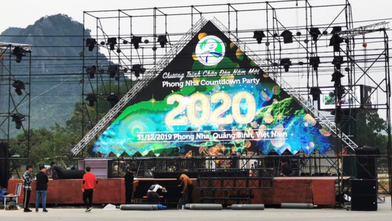 Pháo hoa rực sáng đón năm mới 2020 ảnh 56 Pháo hoa rực sáng đón năm mới 2020 ảnh 56