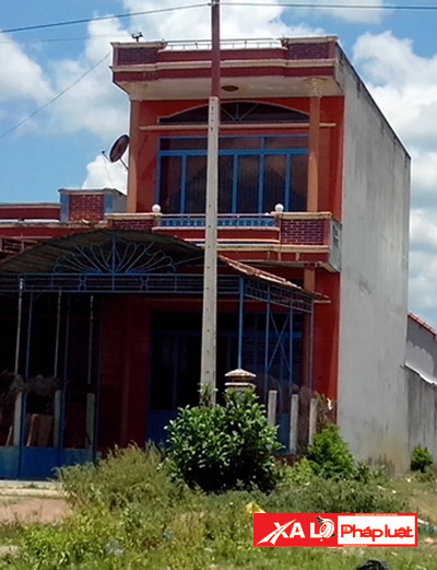 Chồng ngồi tù, vợ nằm viện, căn nhà này suốt ngày im ỉm khóa