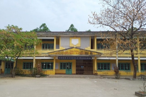 Giả phụ huynh vào trường sờ cổ, giật dây chuyền của hàng loạt học sinh ảnh 1