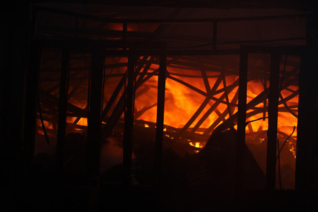 Vụ cháy đã thiêu rụi toàn bộ nhà xưởng, máy móc, phương tiện sản xuất của Công ty Hà Phong