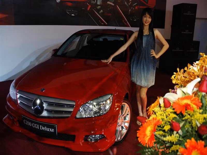 C200 CGI giá 1,144 tỷ đồng (59.900 USD)- ảnh Hữu Vinh
