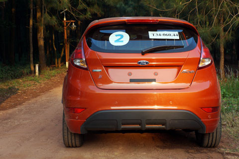 Và gọn gàng từ phía sau