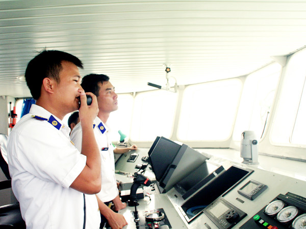 Thuyền trưởng Phạm Nguyên Phú chỉ huy tàu CSB 4032 trên biển Trường Sa