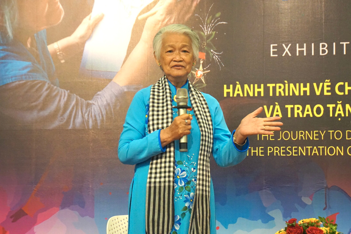 Họa sĩ Đặng Ái Việt chia sẻ về hành trình dài khoảng 160.000 km để vẽ nên hơn 3.000 bức họa về các mẹ Việt Nam anh hùng.