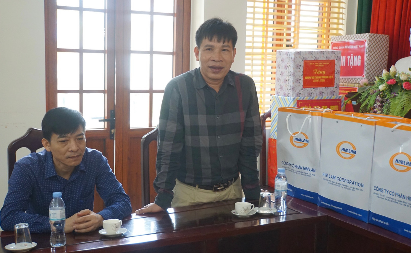 Ông Nguyễn Văn Tuất, Giám đốc Trung tâm điều dưỡng Thương binh Lạng Giang thay mặt trung tâm gửi lời cảm ơn tới CTCP Him Lam và báo Tiền Phong.