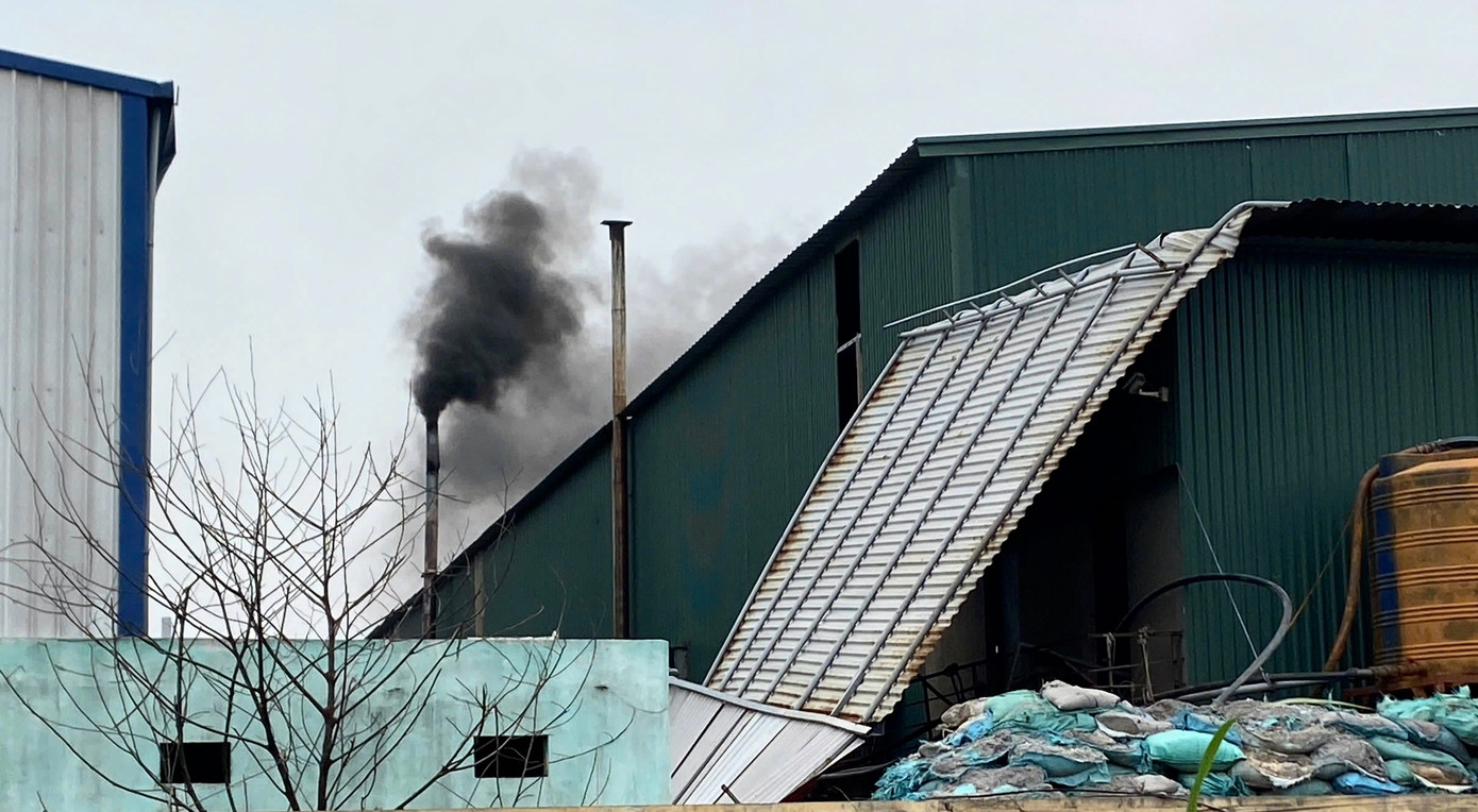 Ống khói của Công ty TNHH sản xuất và thương mại Phú Thành Sơn.