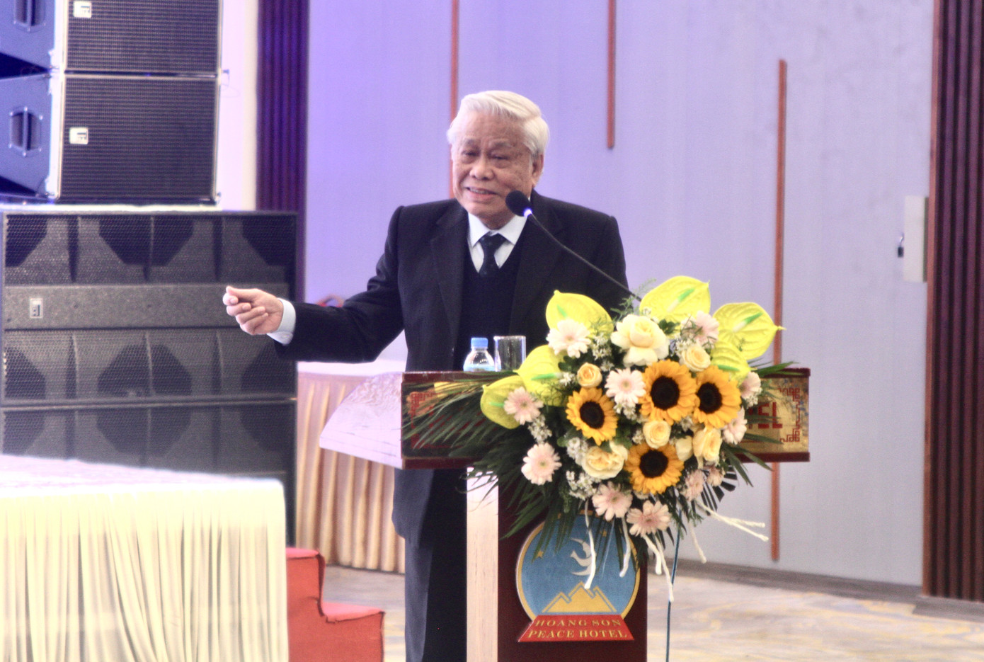 Nhà thơ Vũ Quần Phương nhắc lại trường hợp của Nguyễn Đình Thi.