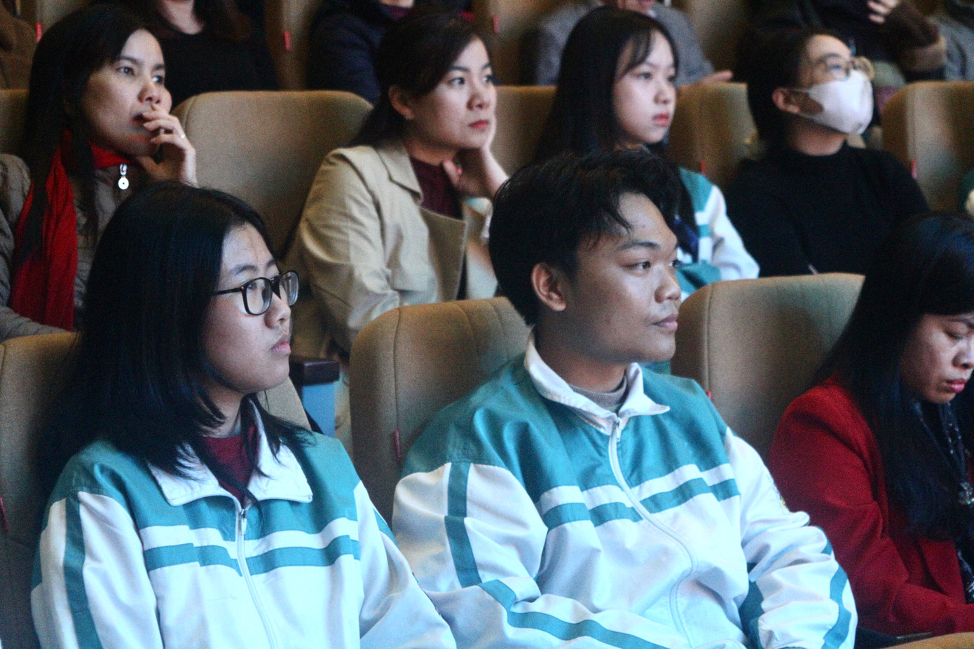 Đêm thơ Tổ quốc bay lên diễn ra tại Nhà hát Phạm Thị Trân, Ninh Bình. Đêm thơ Tổ quốc bay lên diễn ra tại Nhà hát Phạm Thị Trân, Ninh Bình.