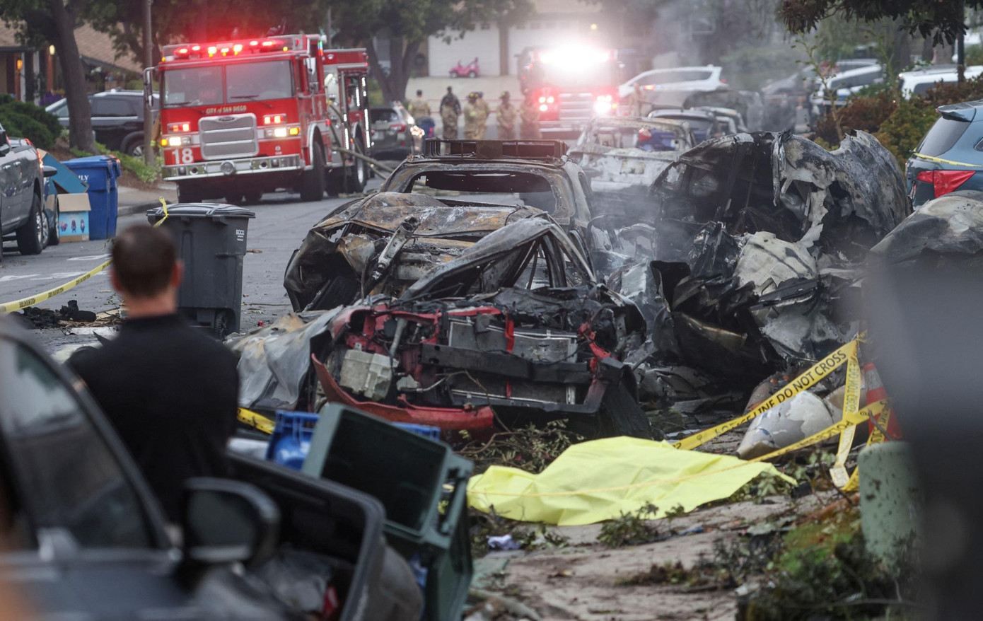 Hiện trường vụ tai nạn máy bay thảm khốc. Ảnh: Getty Images/AP.