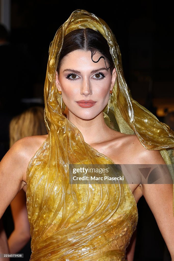 Hoa hậu Hòa bình Quốc tế 2022 Isabella Menin kiêu sa như nữ thần. Ảnh: Getty Images.