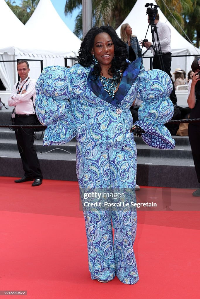 Bên cạnh đó, những bộ đồ kín bưng nhưng &quot;ố dề&quot; cũng góp phần biến thảm đỏ Cannes ngày thứ 11 thành thảm họa. Ảnh: Getty Images.