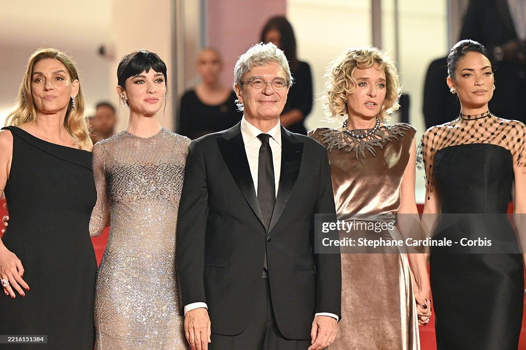 Tác phẩm Fuori của đạo diễn Italy Mario Martone cũng được ra mắt vào ngày 20/5. Phim dựa trên tiểu thuyết L&apos;università di Rebibbia năm 1983 của Goliarda Sapienza, kể về một nữ nhà văn bị tống vào tù vì có hành vi điên rồ. Trong thời gian bị giam giữ, cô phát triển tình bạn với những tù nhân khác. Phim được đề cử giải Cành cọ Vàng. Ảnh: Getty Images.