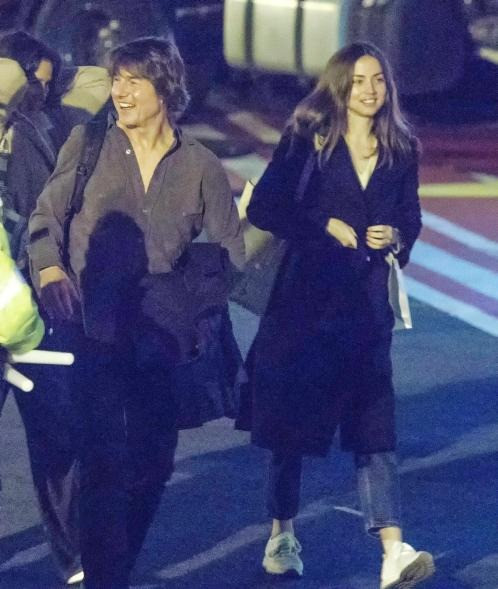 Từ tháng 2 đến nay, Tom và Ana nhiều lần đi chơi cùng. Ảnh: BackGrid.