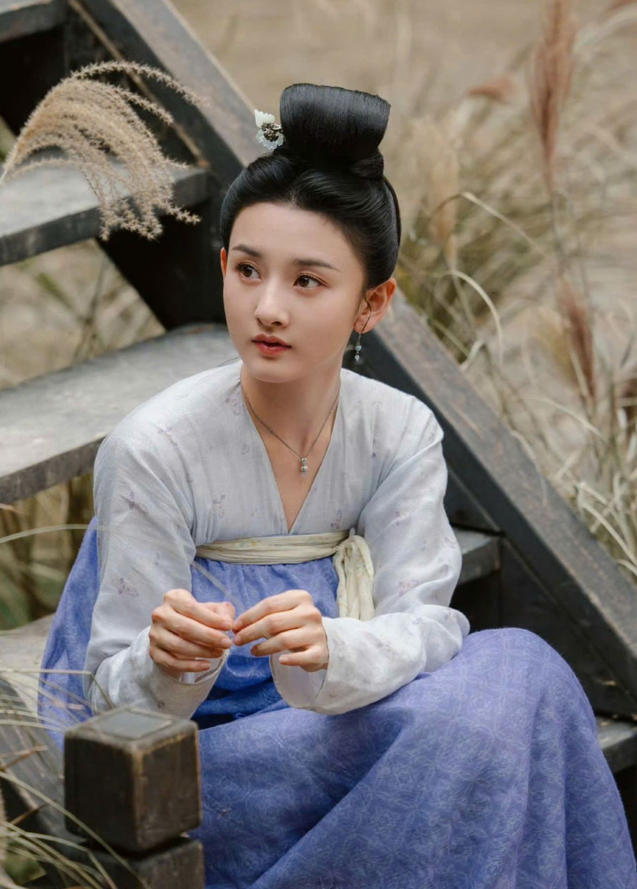 Truyền thông Trung Quốc đánh giá sự trở lại của nàng Na Tra khiến trật tự tiểu hoa đán sau năm 1995 bị đảo lộn, đe dọa đến địa vị các sao nữ như Ngu Thư Hân, Quan Hiểu Đồng, Bạch Lộc, Triệu Lộ Tư, Cúc Tịnh Y...