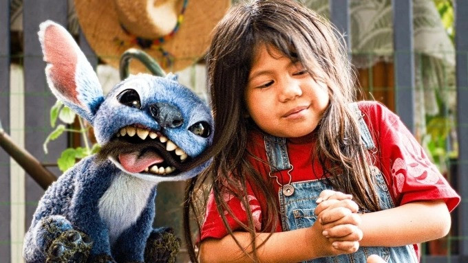 Lilo &amp; Stitch tạo cơn sốt phòng vé Bắc Mỹ. Ảnh: Disney.