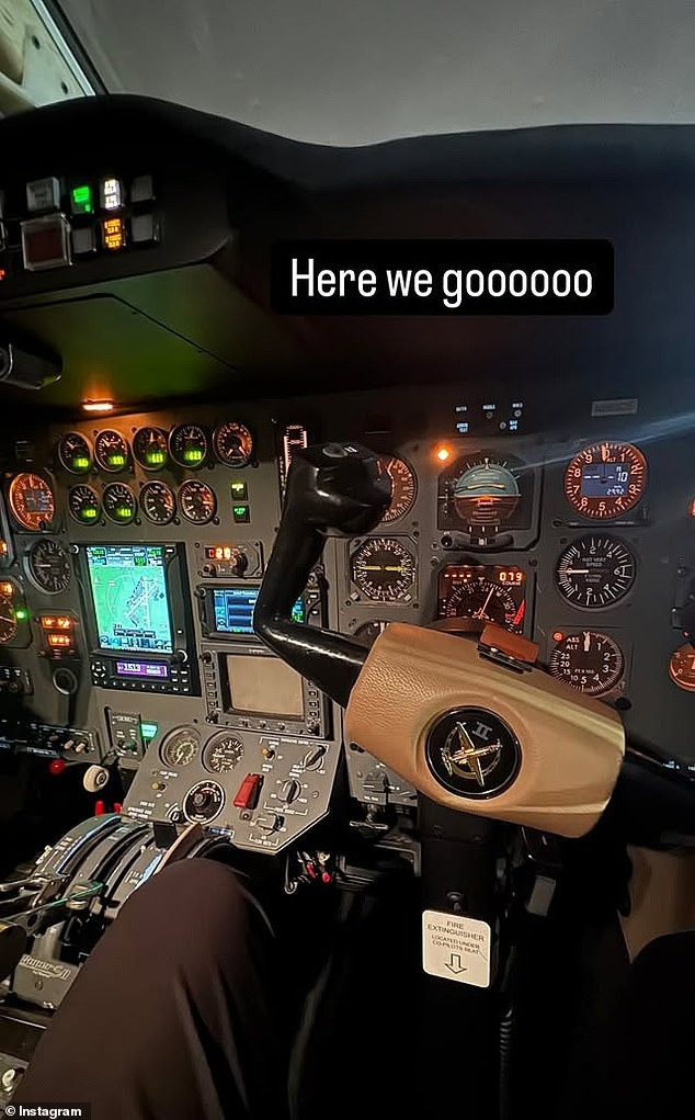 Daniel Williams khoe được làm &quot;phó phi công&quot; trước khi máy bay rơi. Ảnh: IG.