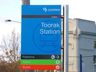 Du học sinh nên tìm nhà gần bến tàu xe, thuận tiện cho việc di chuyển bằng các phương tiện công cộng (Đây là bến Toorak; Ảnh: Internet)