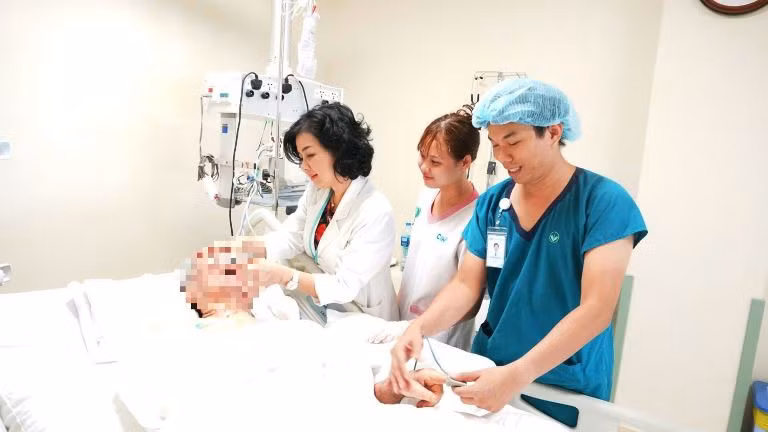 Cứu sống cụ ông 94 tuổi khỏi “tay tử thần” do nhồi máu cơ tim ảnh 1