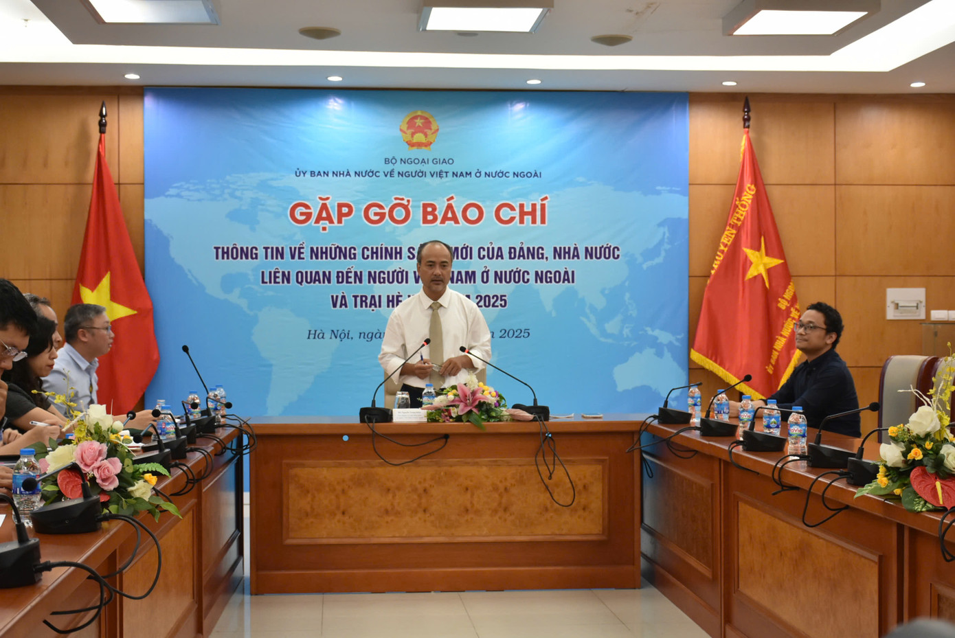 Chủ nhiệm Ủy ban Nhà nước về người Việt Nam ở nước ngoài Nguyễn Trung Kiên thông tin về những chính sách mới liên quan đến kiều bào.