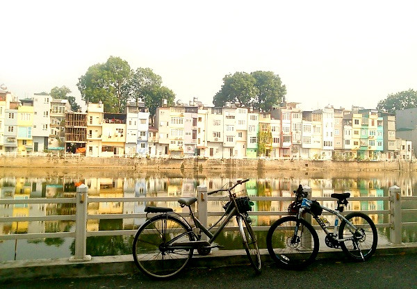 Một sáng hồ Cầu Tình, Gia Lâm - Ảnh: Pen