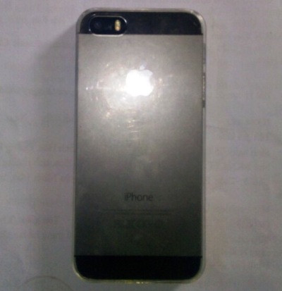 Vờ giúp khách Tây gặp nạn để cướp điện thoại iPhone ảnh 1