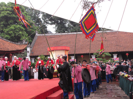 Màn cồng chiêng khai mạc Ngày thơ Việt Nam. Màn cồng chiêng khai mạc Ngày thơ Việt Nam