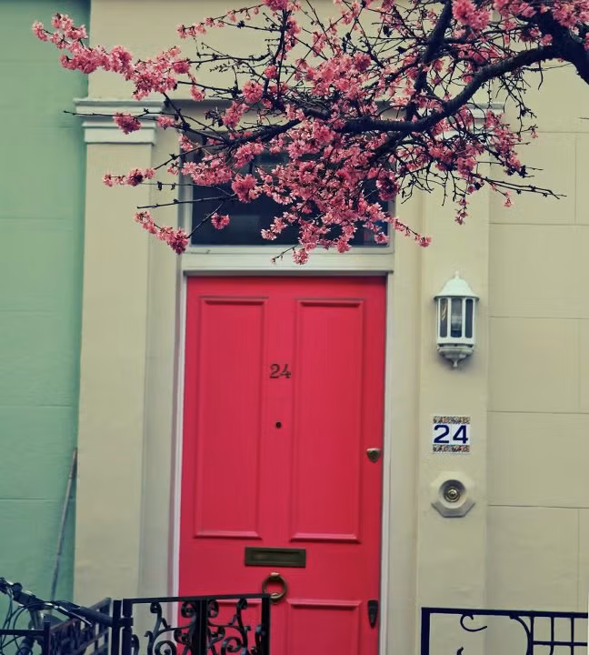 London đẹp như một bức tranh Tháp London qua mọi góc nhìn Dòng sông Thames yên bình London Eye - một trong những biểu tượng của London Big Ben trứ danh Cây cầu Golden Jubilee. Từ đây có thể dễ dàng thấy đc cả 2 biểu tượng của London là London Eye và Big Ben. Cây cầu Southpark lung linh trong ánh điện Cây cầu Westminster nổi tiếng Chiều tàn cuối đông Richmond Một góc nhỏ của Portobello London ấm áp sắc xuân với màu hồng tươi của hoa đào nở Sự bình yên bao trùm lên London khi màn đêm buông xuống Bắt gặp người nghệ sĩ đang say sưa với những giai điệu nhạc vào một chiều cuối đông.