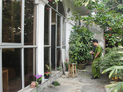 Công an đang khám nghiệm hiện trường