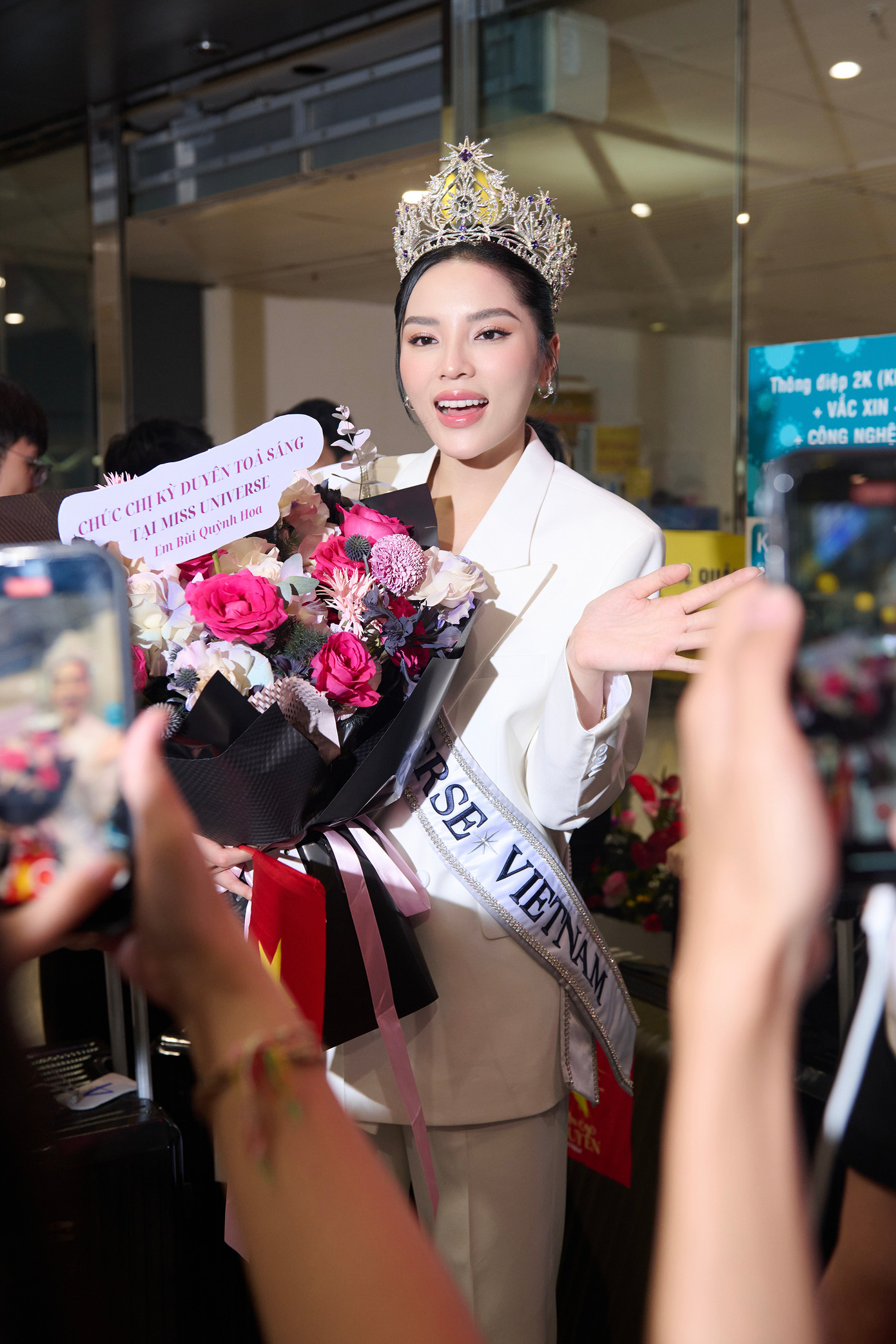 Thí sinh nô nức đi thi Hoa hậu Hoàn vũ 2024.