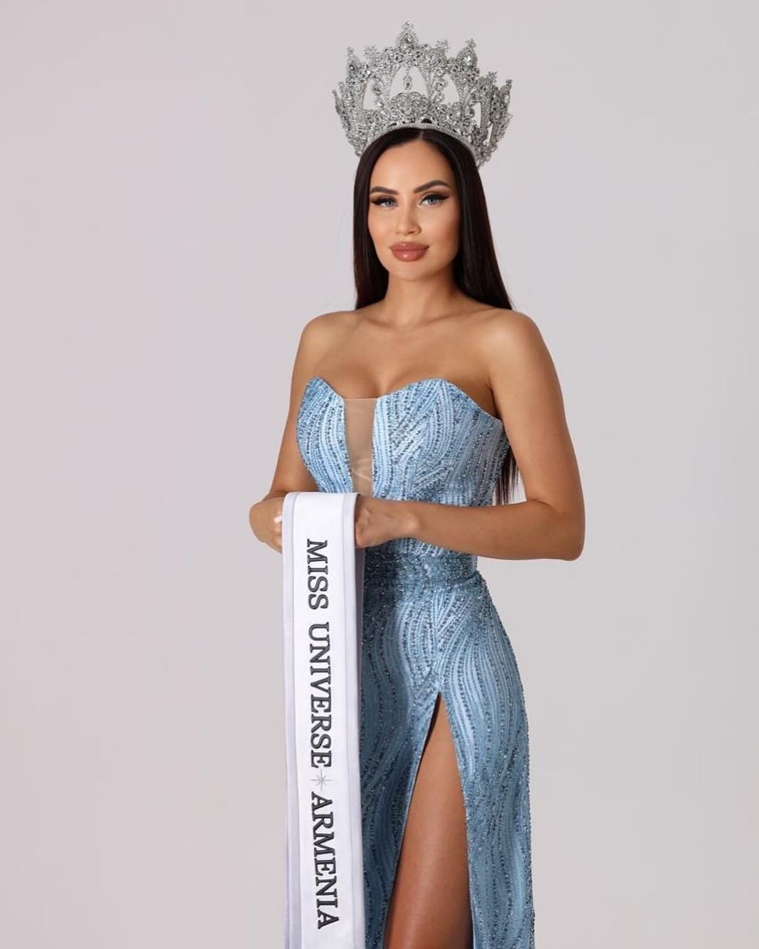 Irina Zakharova bị tước quyền tham dự Hoa hậu Hoàn vũ 2024