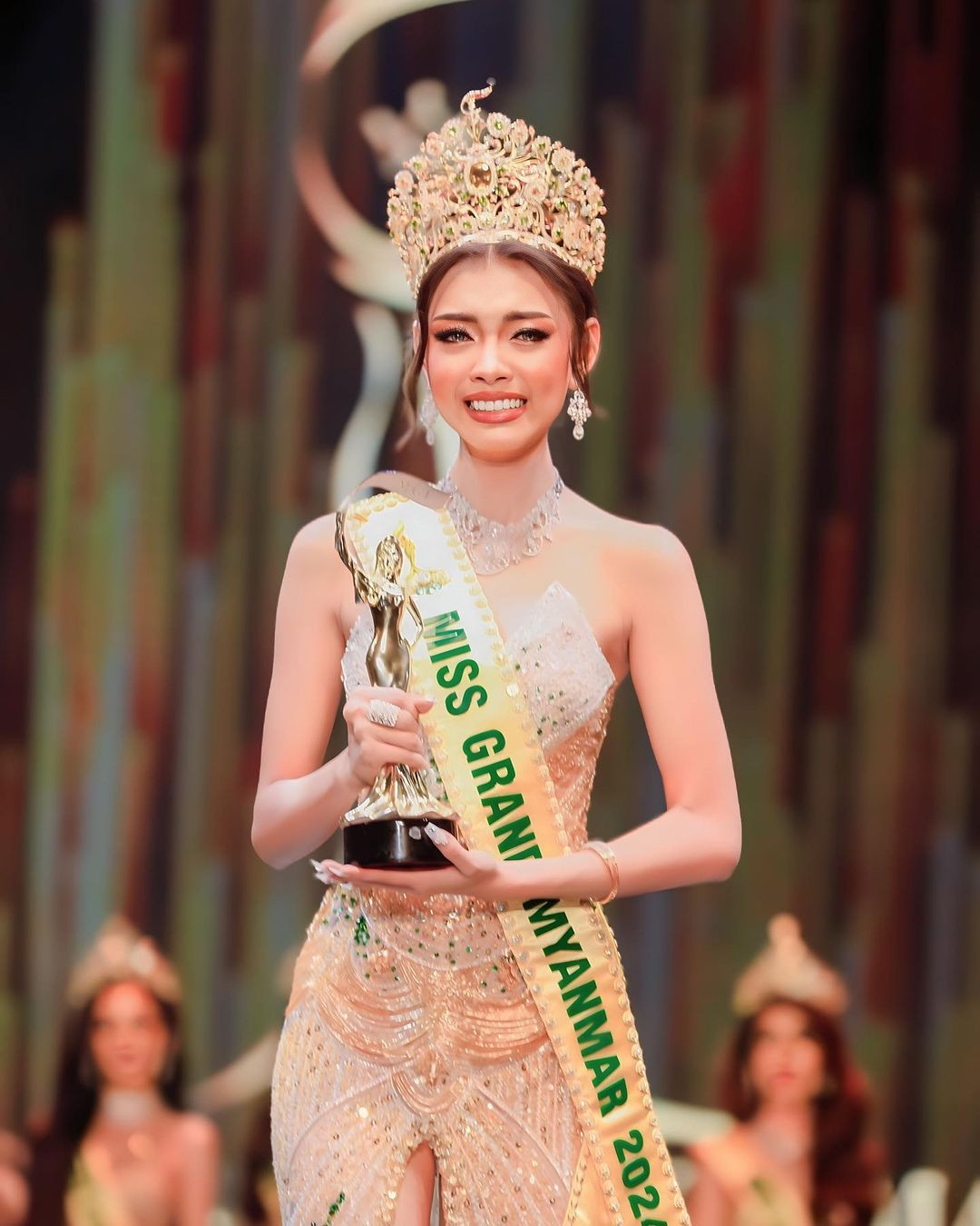 Thae Su Nyein bị thu hồi danh hiệu á hậu 2 Hoa hậu Hòa bình Quốc tế 2024.