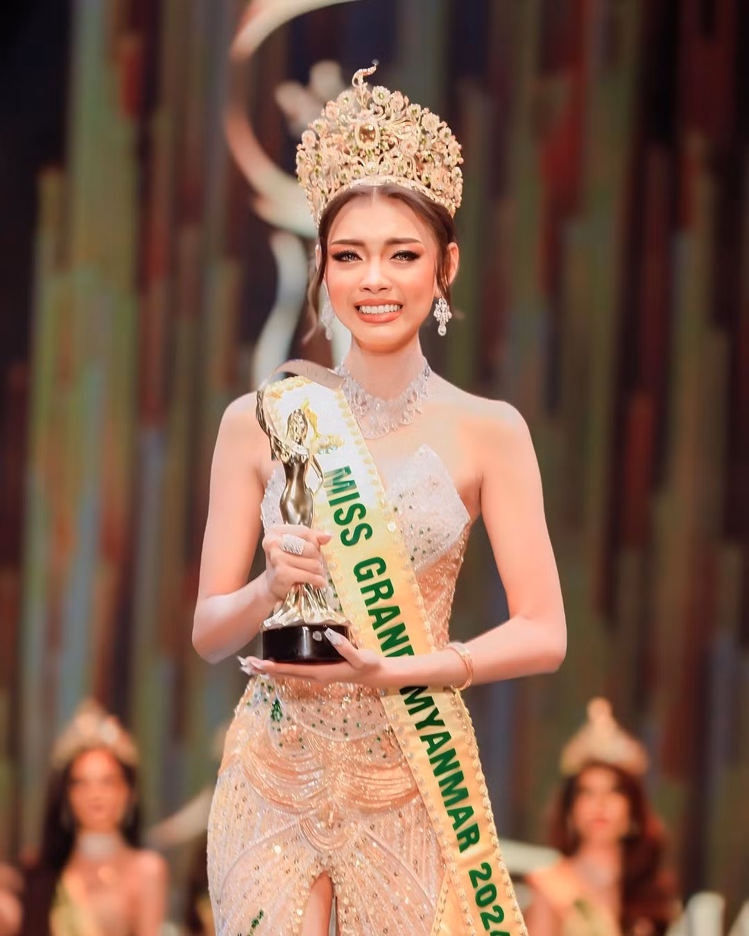 Thae Su Nyein bị thu hồi danh hiệu á hậu 2 Hoa hậu Hòa bình Quốc tế 2024.