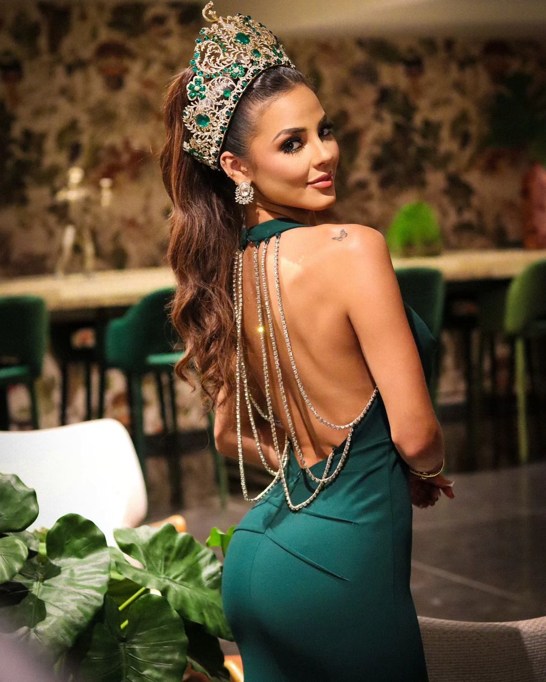 Sự nghiệp của người đẹp cũng thăng hạng. Cô xuất hiện trên nhiều chương trình truyền hình với tư cách khách mời, MC. Tờ Infobae đánh giá Luciana có nhiệm kỳ rực rỡ so với những hoa hậu đăng quang trước đây.