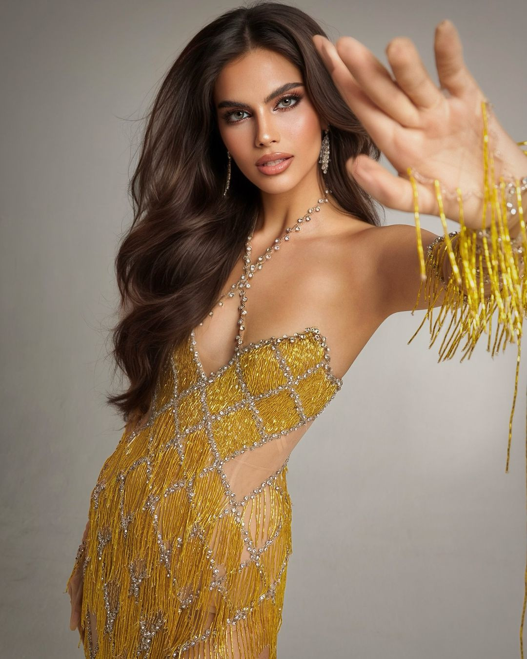 Với vai trò người mẫu, cô từng tham gia trình diễn cho nhiều nhà thiết kế và thương hiệu nổi tiếng trong và ngoài nước. Rachel Gupta có hình thể săn chắc, sexy và kỹ năng trình diễn chuyên nghiệp.