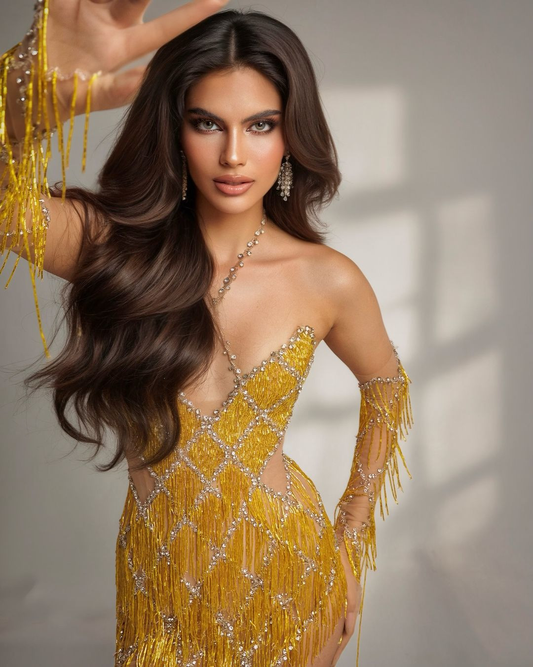 Với vai trò người mẫu, cô từng tham gia trình diễn cho nhiều nhà thiết kế và thương hiệu nổi tiếng trong và ngoài nước. Rachel Gupta có hình thể săn chắc, sexy và kỹ năng trình diễn chuyên nghiệp.