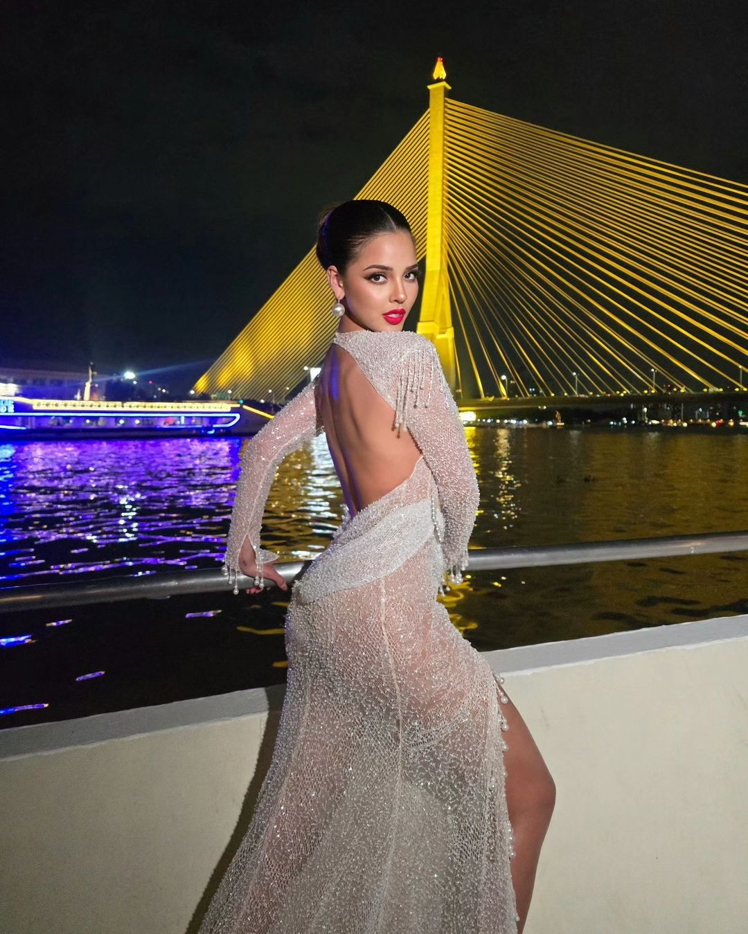 Những ngày cuối cùng trên cương vị hoa hậu, người đẹp xúc động bày tỏ rằng cô muốn kéo dài khoảng thời gian làm hoa hậu để thực hiện được nhiều kế hoạch hơn. Luciana nói với bà Teresa - phó chủ tịch: "Hãy cho tôi thêm một năm nữa".