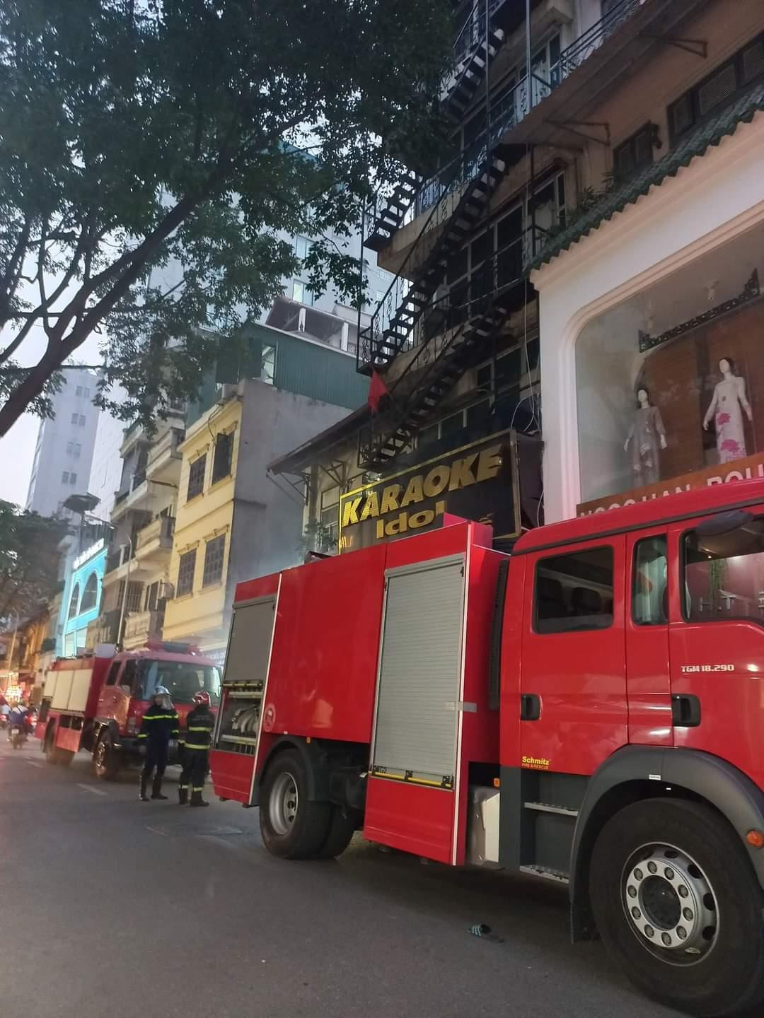 Lực lượng chức năng có mặt tại hiện trường. Lực lượng chức năng có mặt tại hiện trường.