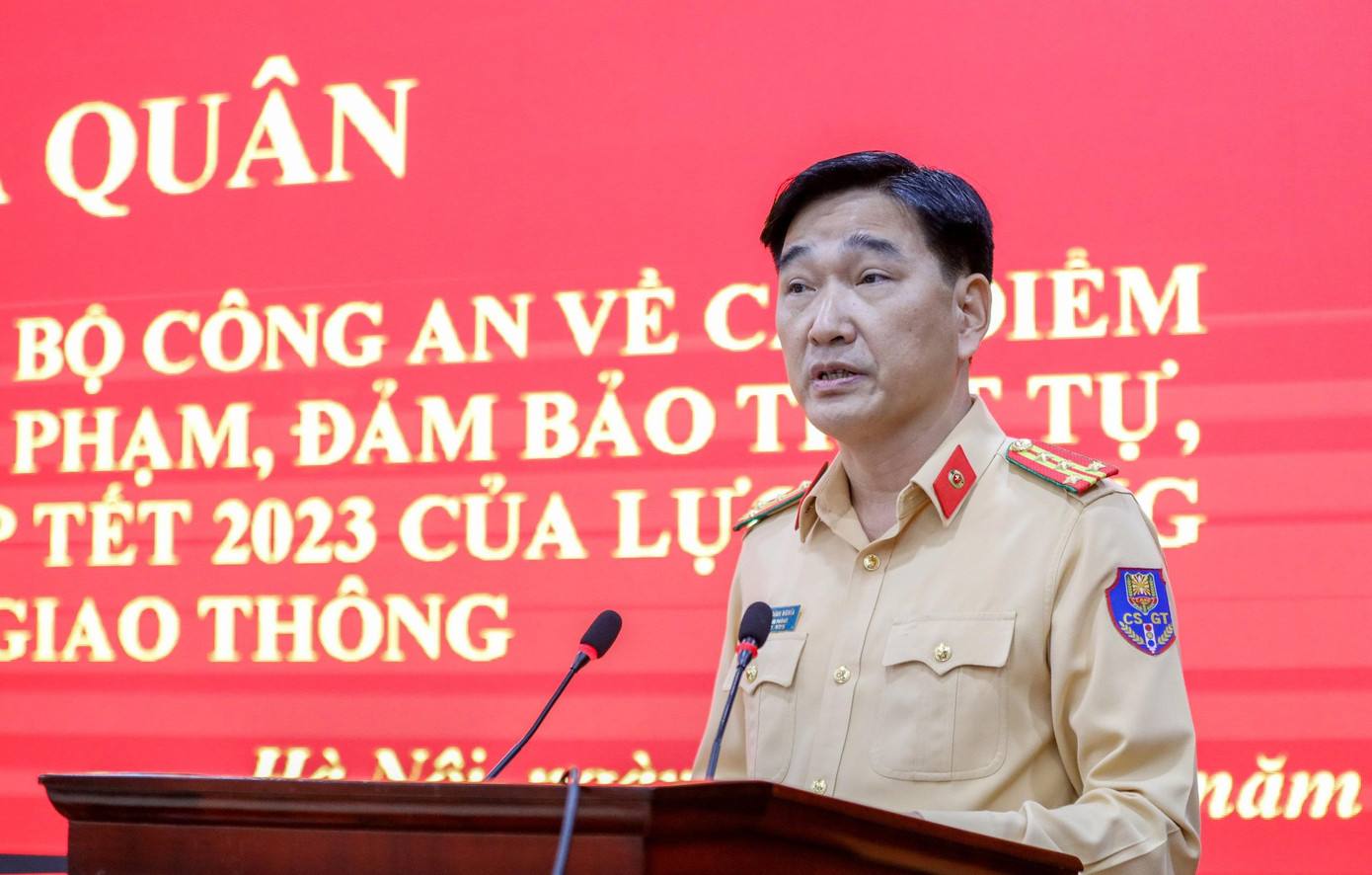 Đại tá Trần Đình Nghĩa - Trưởng Phòng CSGT Hà Nội phát biểu tại lễ ra quân. Đại tá Trần Đình Nghĩa - Trưởng Phòng CSGT Hà Nội phát biểu tại lễ ra quân.