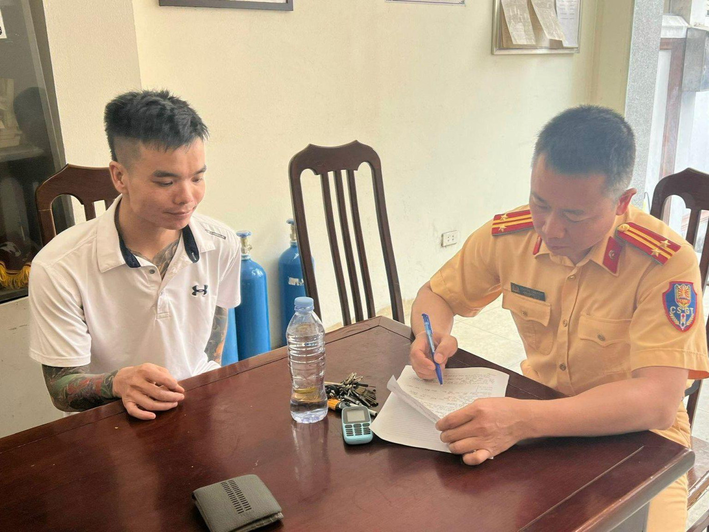 Lực lượng chức năng làm việc với đối tượng. Lực lượng chức năng làm việc với đối tượng.