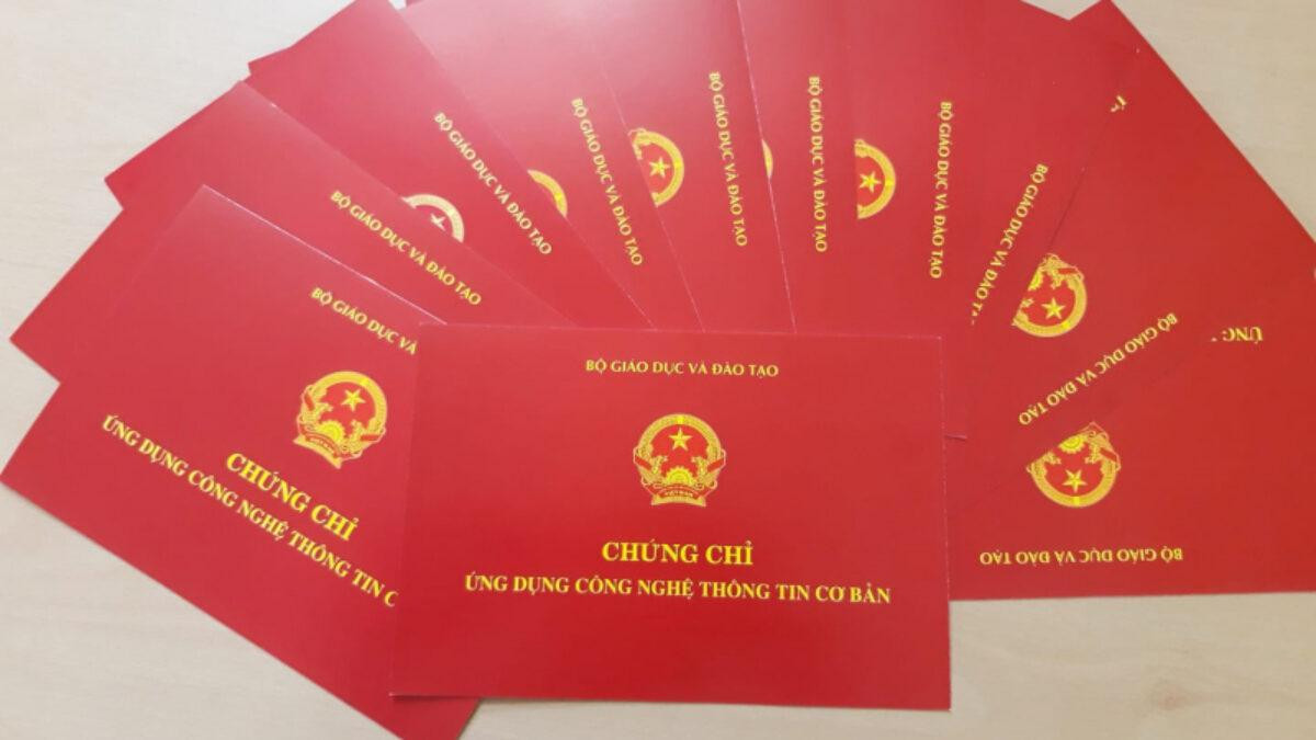 Viên chức nhiều ngành được bỏ chứng chỉ ngoại ngữ, tin học.