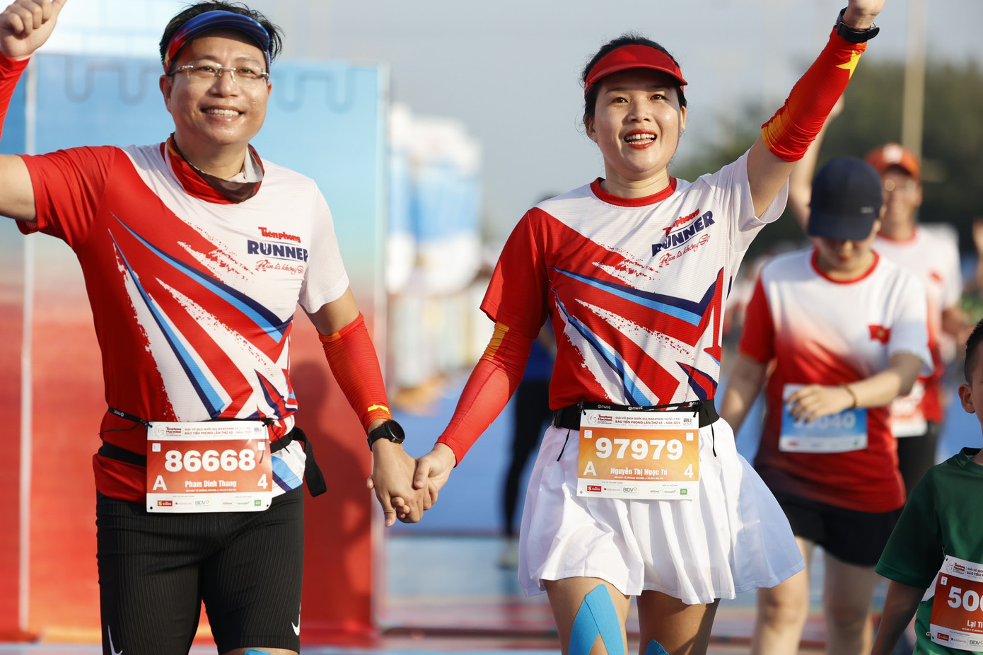 Tiền Phong Marathon 2024 cũng có sự xuất hiện của màu áo câu lạc bộ chạy báo Tiền Phong. Các "chân chạy" của báo Tiền Phong là cán bộ, phóng viên và người thân đã đăng ký tham gia ở nhiều cự ly khác nhau.