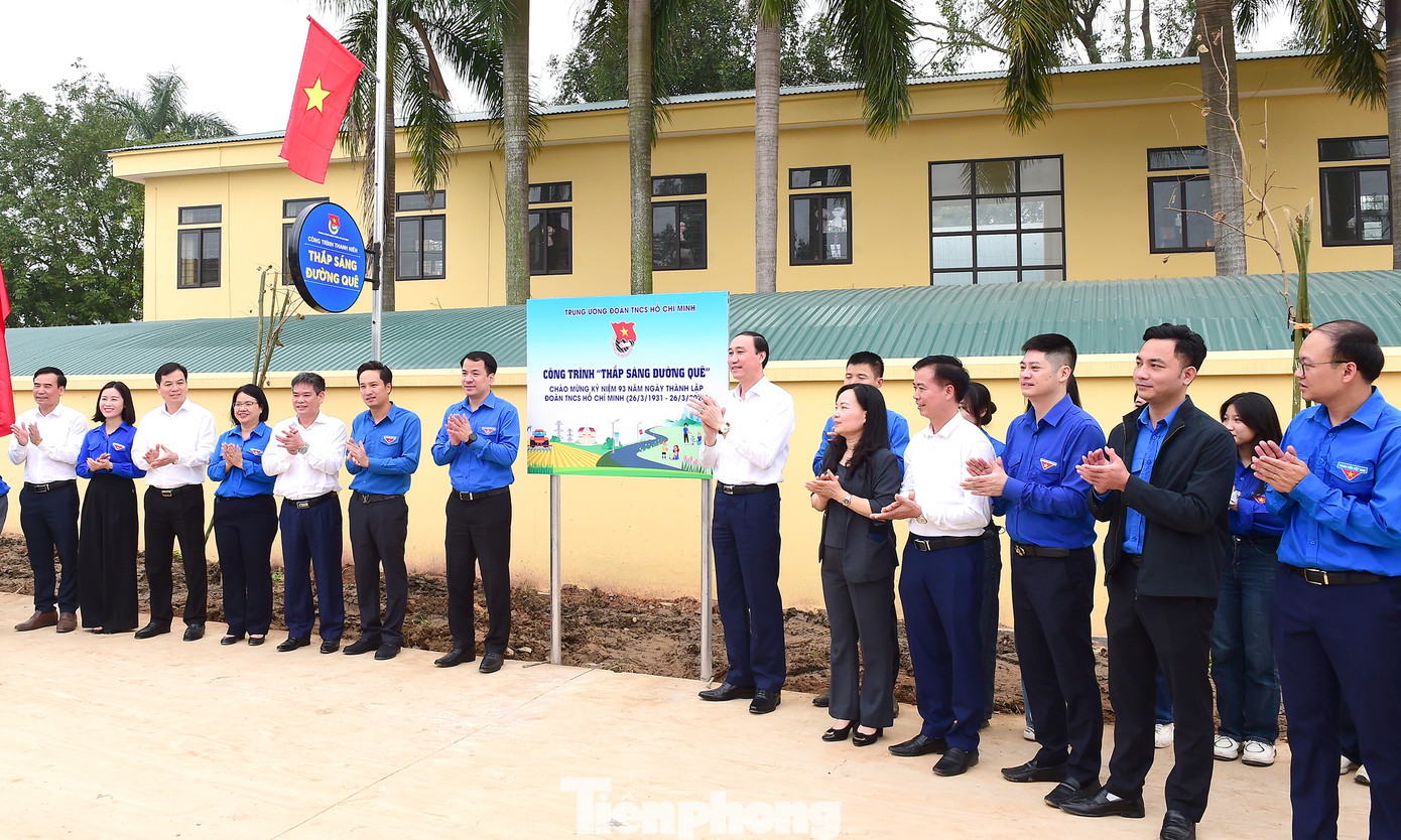 Nhiều công trình được khánh thành tại huyện Lâm Thao (Phú Thọ) trong Ngày cao điểm “Tình nguyện chung tay xây dựng nông thôn mới và Ngày Chủ nhật xanh”. Ảnh: Xuân Tùng Nhiều công trình được khánh thành tại huyện Lâm Thao (Phú Thọ) trong Ngày cao điểm “Tình nguyện chung tay xây dựng nông thôn mới và Ngày Chủ nhật xanh”. Ảnh: Xuân Tùng