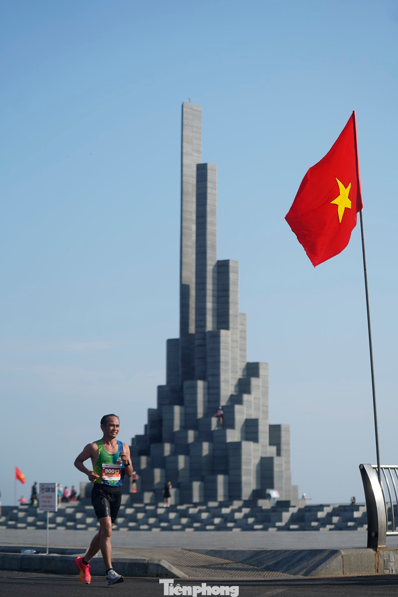 Tháp Nghinh Phong - biểu tượng cho khát vọng vươn lên của Phú Yên, đã mang lại nhiều khoảnh khắc đẹp và tiếp thêm cảm hứng, động lực trên đường chạy cho các runner.