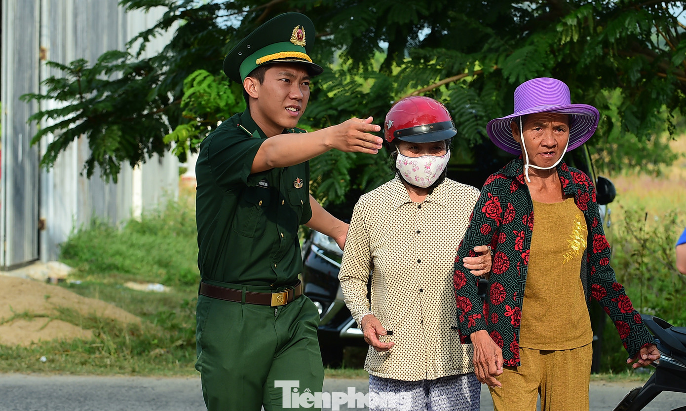 Đông đảo người dân tại xã An Hoà đã đến tham gia chương trình. Đông đảo người dân tại xã An Hoà đã đến tham gia chương trình.